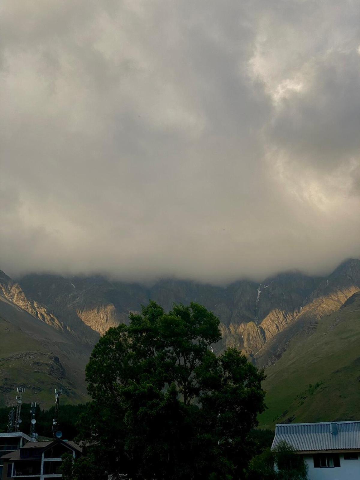 Mood Hotel Kazbegi Екстер'єр фото