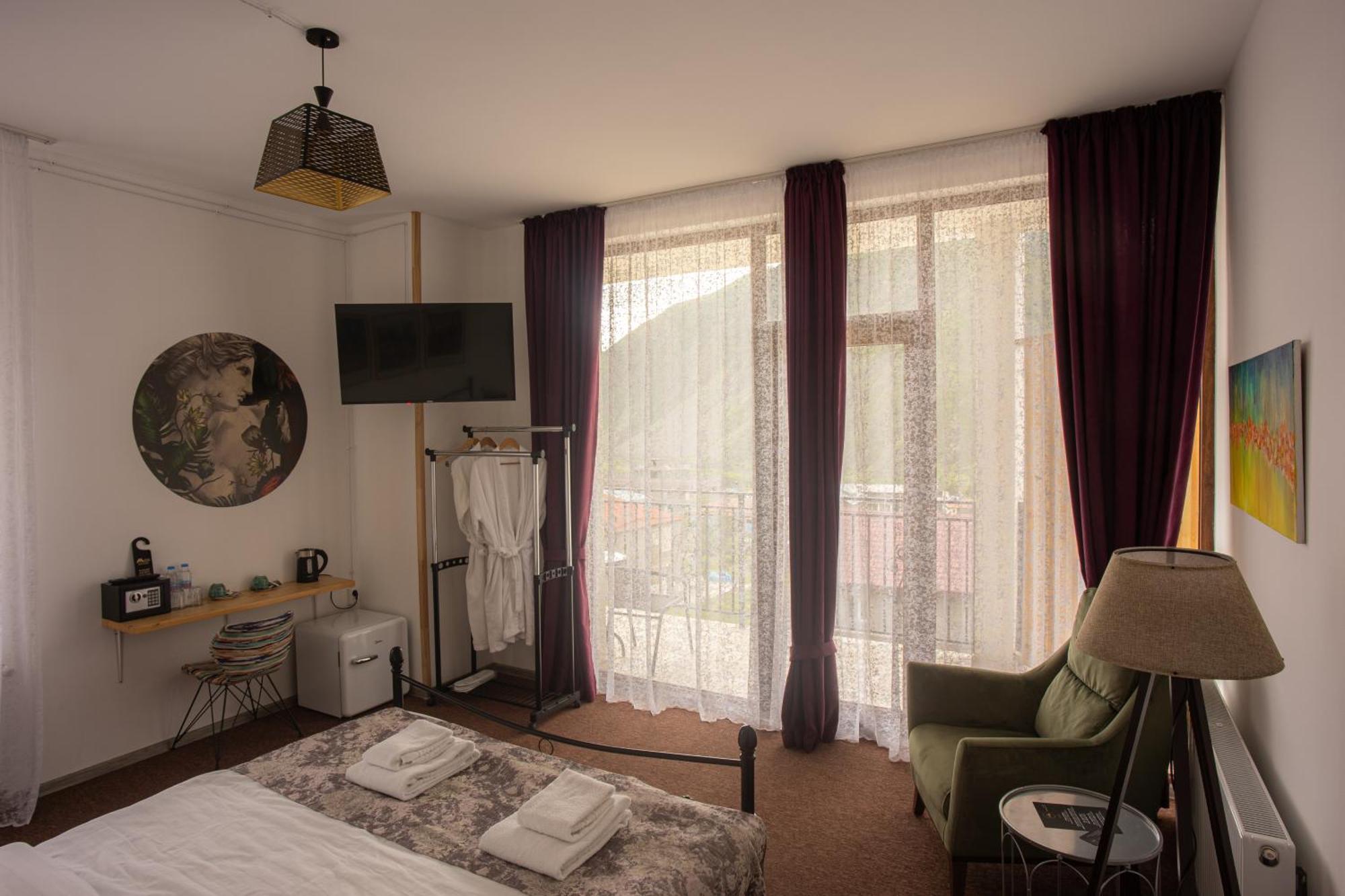 Mood Hotel Kazbegi Екстер'єр фото