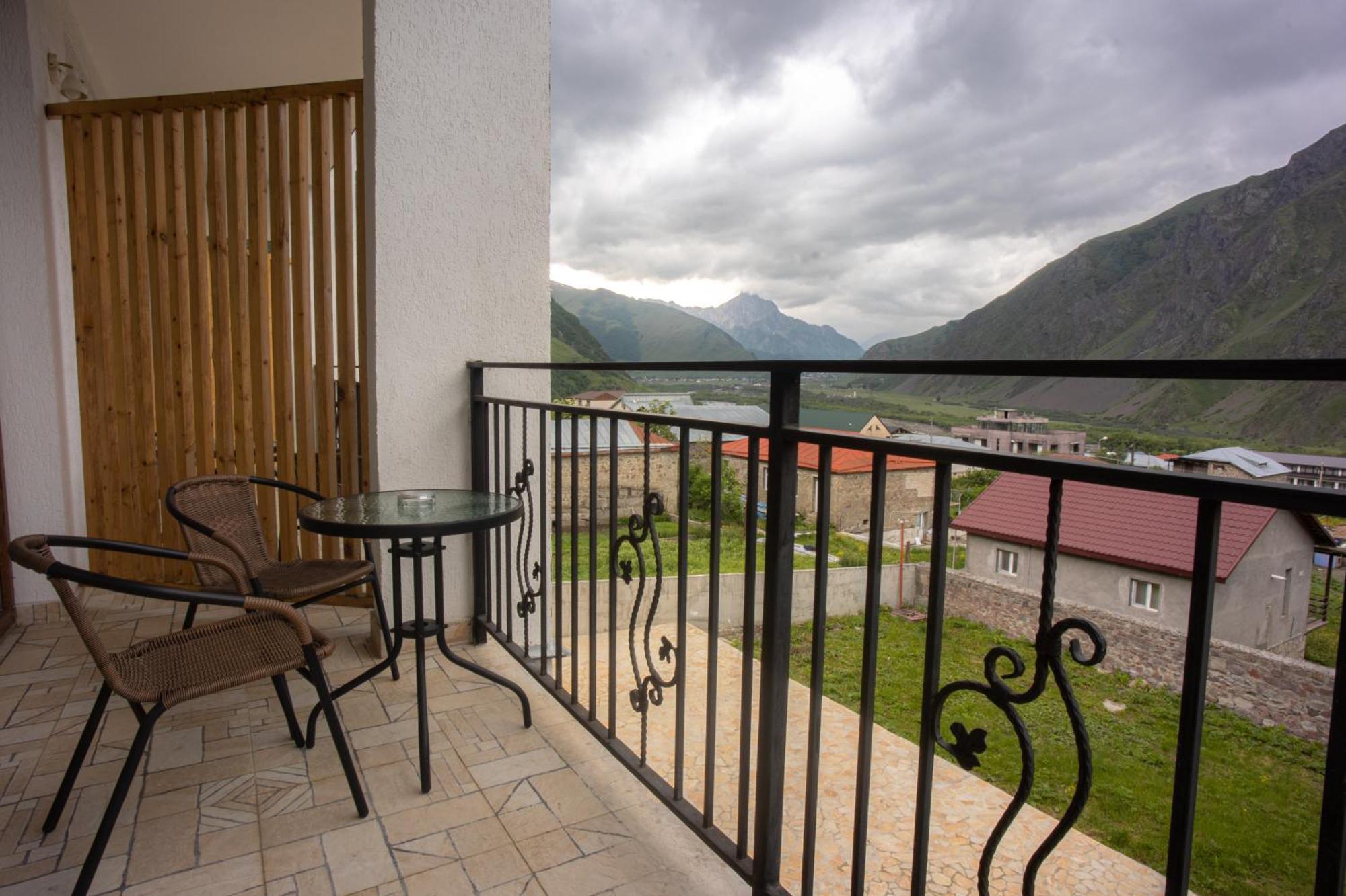 Mood Hotel Kazbegi Екстер'єр фото